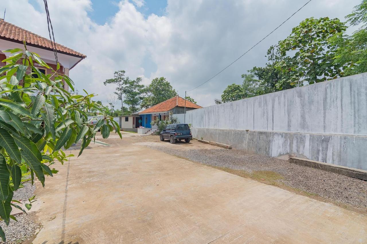 RedDoorz Syariah @ Tambak Mekar Street Subang Hotel Djalantjagak Luaran gambar